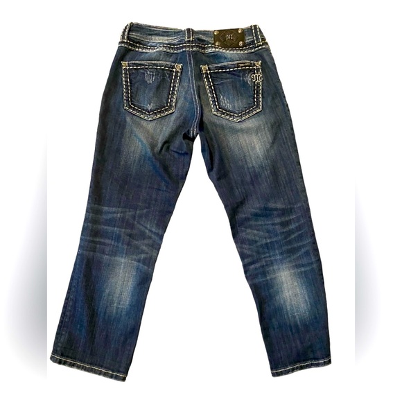 Miss Me Boyfriend Distressed Capri Pants 28 - Picture 2 of 14